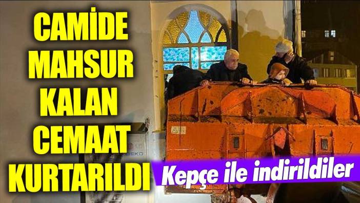 Artvin'de sağanak! Camide mahsur kalan cemaat kepçeyle kurtarıldı