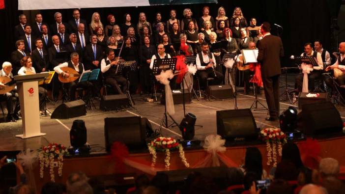 Efeler Belediyesi korosundan müzik ziyafeti