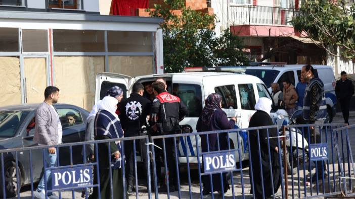 Turgutluspor-Karşıyaka maçı öncesi arbede: 1 polis yaralandı, 2 taraftar gözaltına alındı