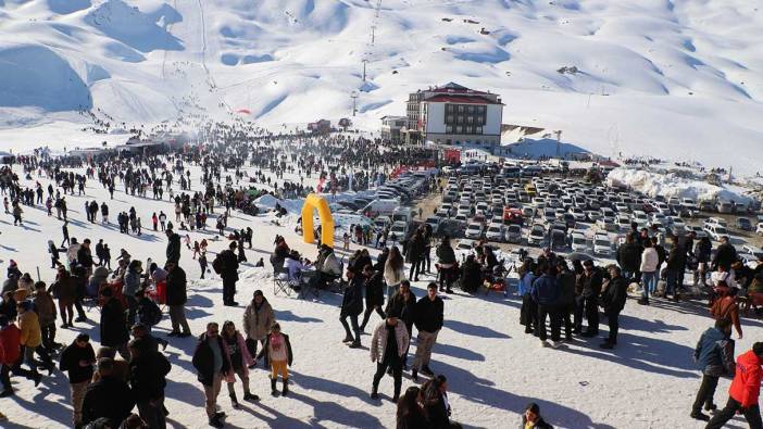16 bin kişinin katıldığı Hakkari 5. Kar Festivali sona erdi