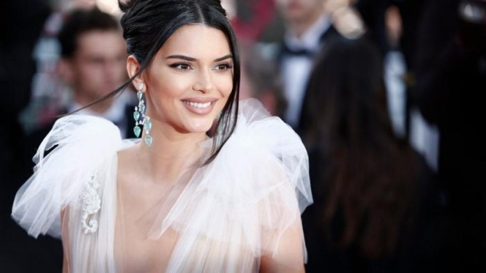 Kendall Jenner, artık sarışın