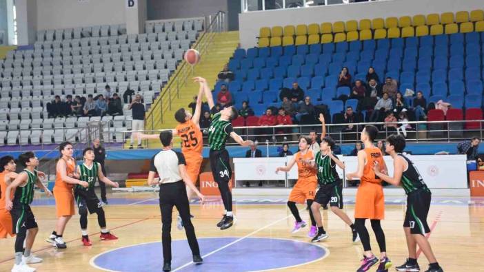 Basketbol U-14 ikinci Bölge Şampiyonası Afyonkarahisar’da başladı