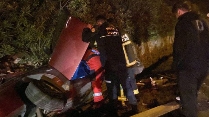 Marmaris’te kanala düşen arabanın içinden burnu bile kanamadan çıktı