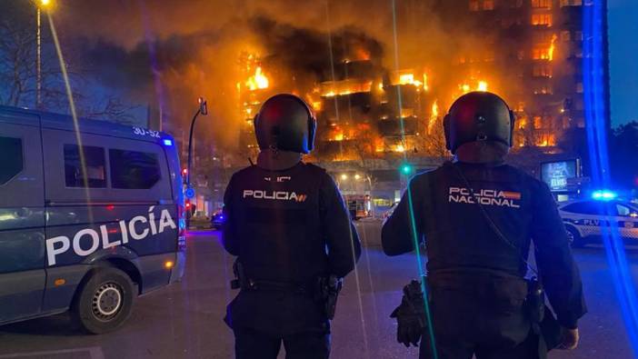 İspanya’da 14 katlı binada yangın: 7 yaralı