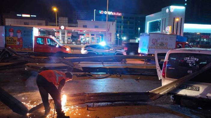 Kontrolden çıkan araç bariyerlere ve park halindeki taksiye çarptı