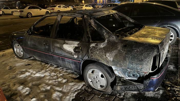 Park halindeki otomobilin çakmak gazı tüpü patladı: 2 yaralı