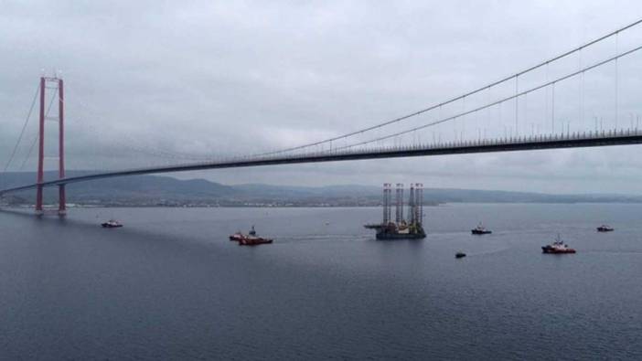 Çanakkale Boğazı'nda sis nedeniyle kapanan transit gemi geçişleri açıldı