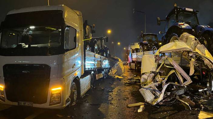 TEM’de tıra çarpan panelvan ikiye bölündü: 1 ağır yaralı