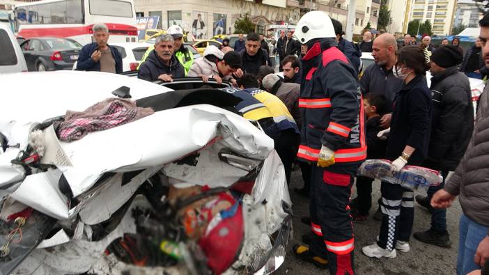 Zincirleme kazada can pazarı: 1’i ağır 5 yaralı