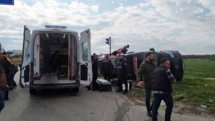 TIR ile minibüs çarpıştı: Ölü ve yaralılar var