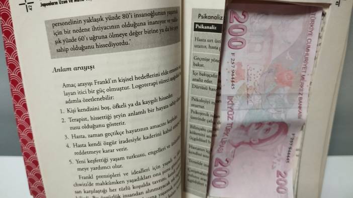 Kitabın arasına gizlenmiş 46 adet sahte banknot ele geçirildi