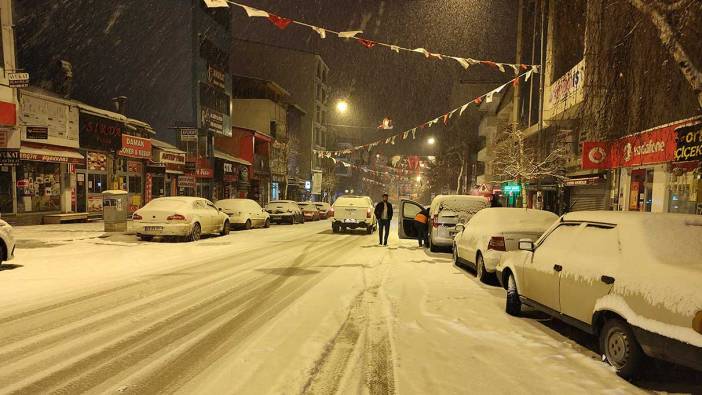 Ardahan kar yağışı sonrası beyaz büründü