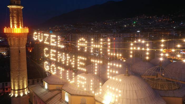 Ulu Cami'nin mahyası değişti