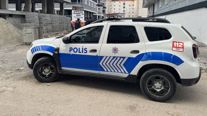 Eşine bıçakla saldırdırdı polislerin hava ateş açmasıyla durdu