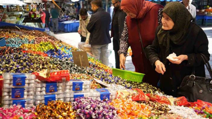 Bayram şekerleri tezgahlardaki yerini aldı