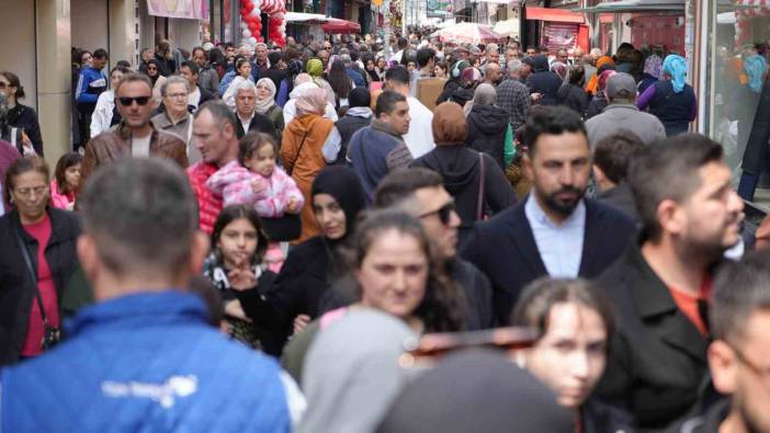 Çarşı pazarda bayram hareketliliği