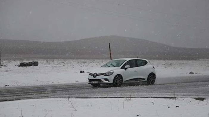 Kars'ta nisanda kar etkili oldu