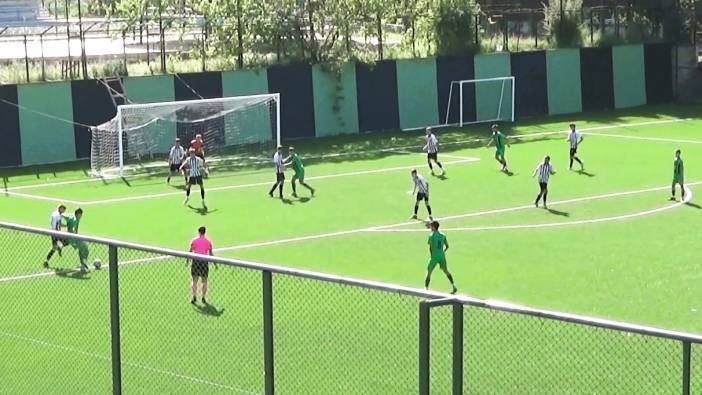 Denizlispor’un gençleri play off’lara kaldı