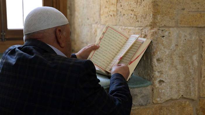 Tarihi medrese hem ibadet hem de tefekkür alanı oldu