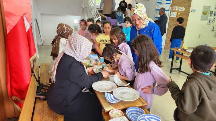 Hisarcık’ta öğrencilere çini sanatı tanıtıldı