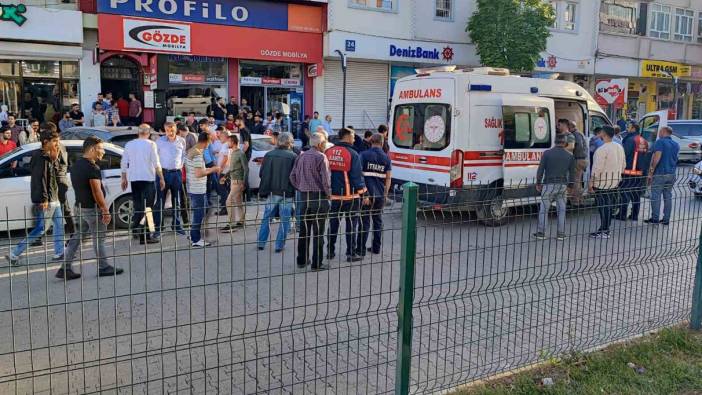 Park halindeki otomobilin freni boşaldı: 3 yaralı var