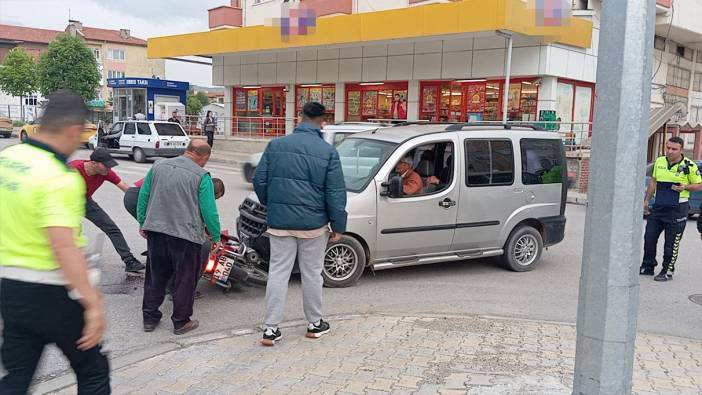 Hafif ticari araç ile motosiklet çarpıştı: 1 yaralı