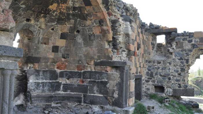 Kars'ta 150 yıllık Gürcü Kilisesi talan edildi