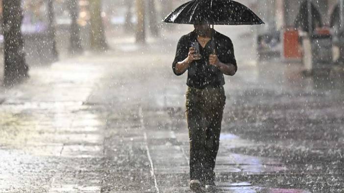 Meteoroloji uyardı! Bu bölgeler için kuvvetli yağış ve fırtına uyarısı