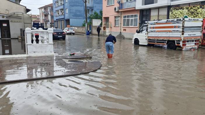 Çorum'da sağanak hayatı olumsuz etkiledi