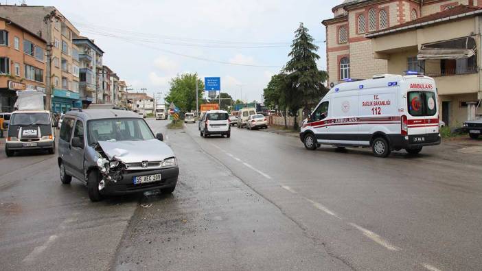 Hafif ticari araç lie patpat çarpıştı: 1 yaralı