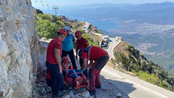 İngiliz yamaç paraşütü pilotu Muğla'da kayalıklara düştü