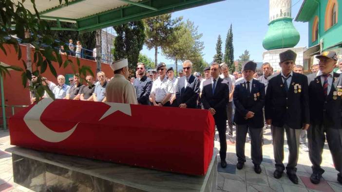 Kıbrıs gazileri törenle sonsuzluğa uğurlandı