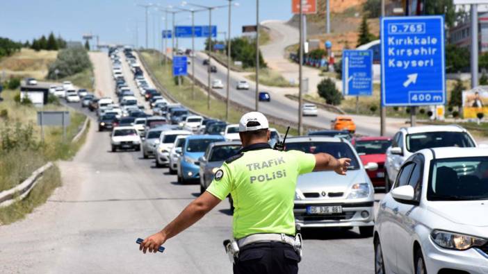 Tatile gidecekler dikkat: İşte bayram trafiğinden kurtulmanın yolları