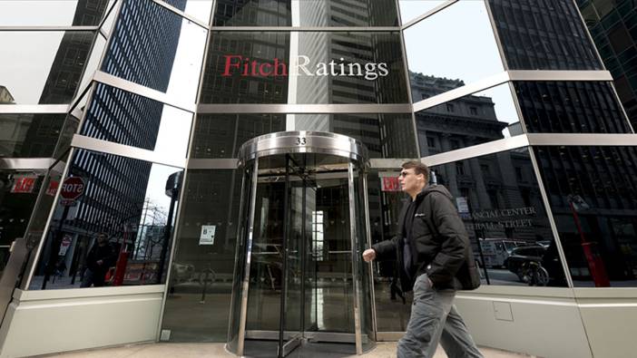 Fitch İsrail'in kredi notunu düşürdü