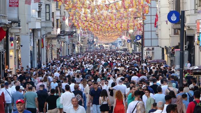 İstiklal Caddesi bayramda ziyaretçi akınına uğradı