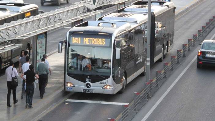 İstanbullular dikkat. Metrobüs durağında çalışma başlıyor 75 gün sürecek