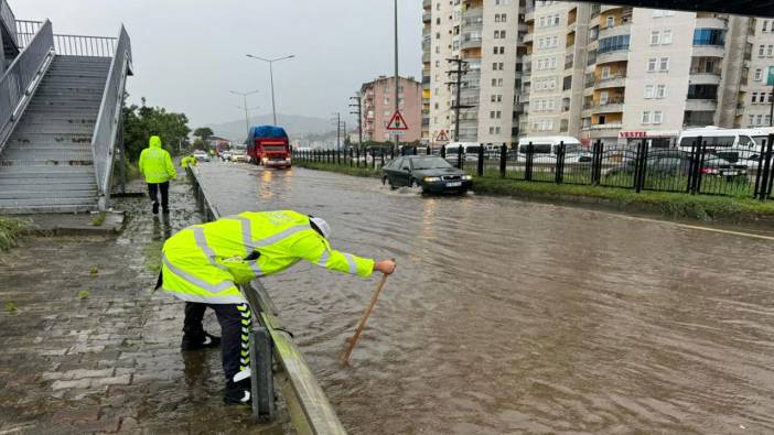 Rize'de cadde ve sokaklar göle döndü