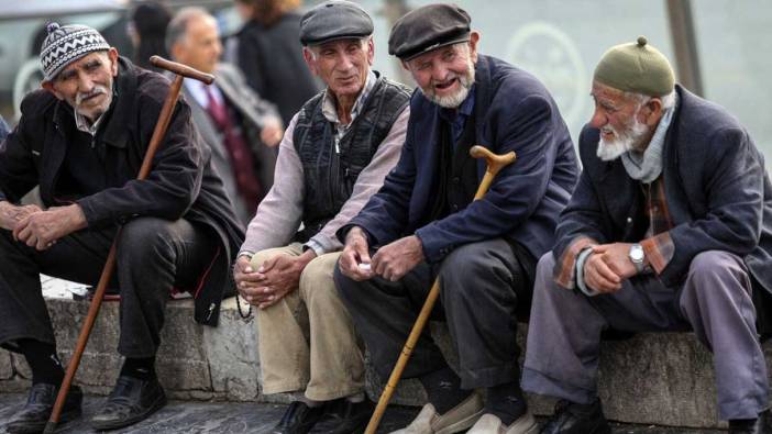 Emeklilere ek 15 bin lira ödeme yapılacak. Sadece tek seferlik yatacak