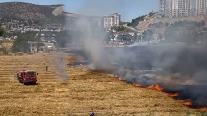 Kuşadası'ndaki kuru ot yangını itfaiyenin hızlı müdahalesiyle söndürüldü