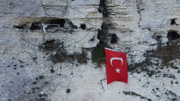 Sonunda bu da oldu. Deniz manzaralı mağaraya yerleşti