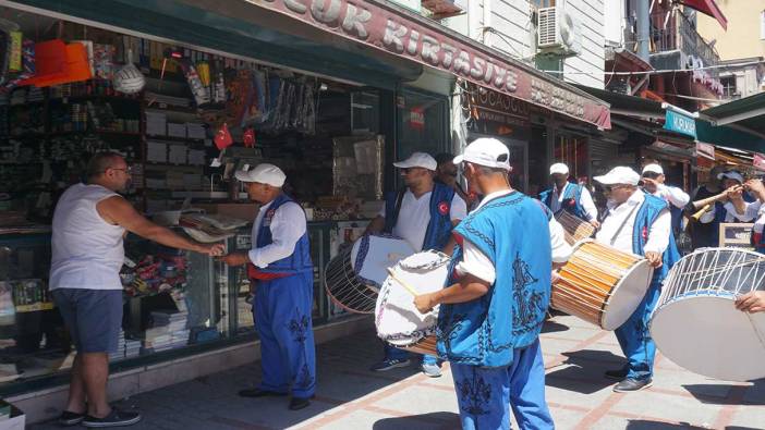 Davullu zurnalı Kırkpınar daveti. Hem oynadılar hem çağırdılar