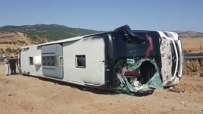 Bingöl'de yolcu otobüsü devrildi. Çok sayıda yaralı var