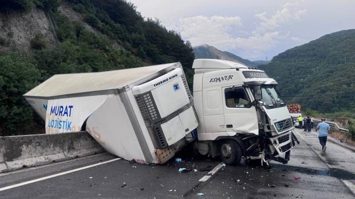 Sakarya'da zincirleme trafik kazası. 1 ölü 6 yaralı var