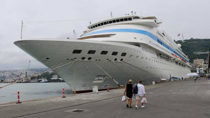 "Astoria Grande" kruvaziyeri Trabzon'a geldi