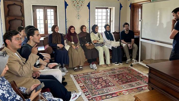 Fransız ve Türk öğrenciler Süleymaniye Camii'ni ziyaret etti