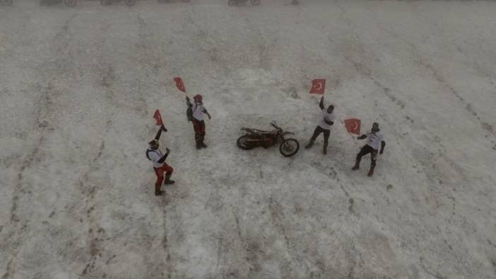 Motosiklet grubu Ergan Dağı'nda Türk bayrağı açtı