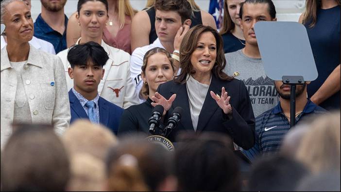 Kamala Harris  24 saatte 81 milyon dolar bağış topladı