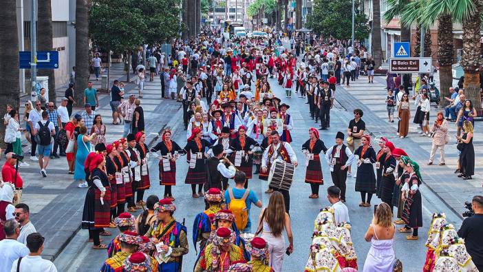 Denizli'de 18'inci Uluslararası Halk Dansları Festivali coşkusu başladı