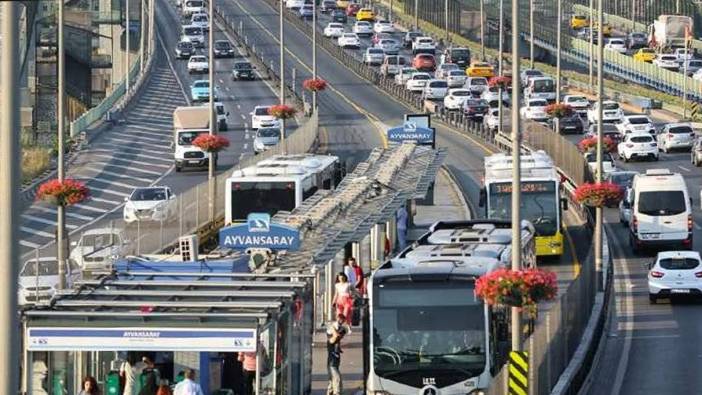 İstanbul'da toplu ulaşım zammı uygulanmaya başladı