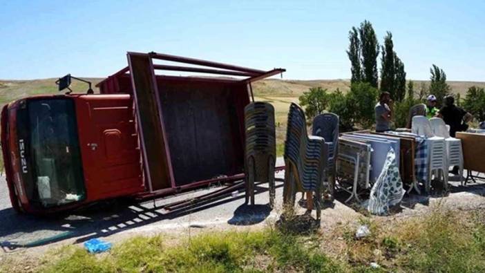 Erzincan'da yolcu otobüsü devrildi. Çok sayıda yaralı var